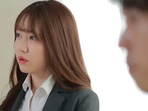Cảnh tuyển phi tần vô cùng kích thích và điệu đà. Cô gái trẻ có dịch vụ chu đáo và kỹ năng tốt. Tình dục nồng nhiệt