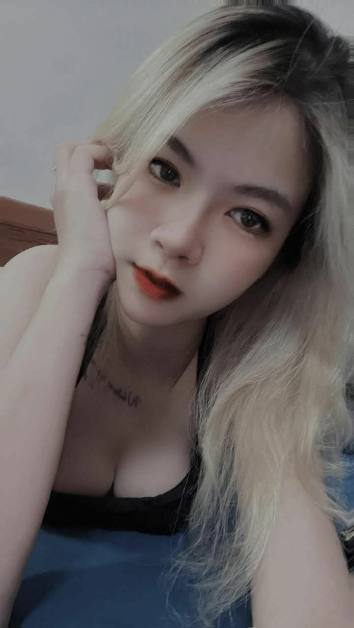 đang nện thì mẹ của em người yêu về...